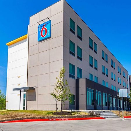 Motel 6 Austin Airport Eksteriør billede