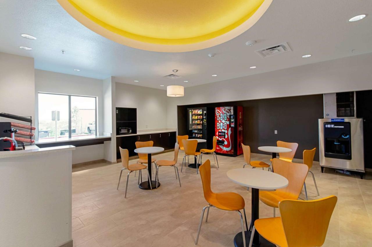 Motel 6 Austin Airport Eksteriør billede