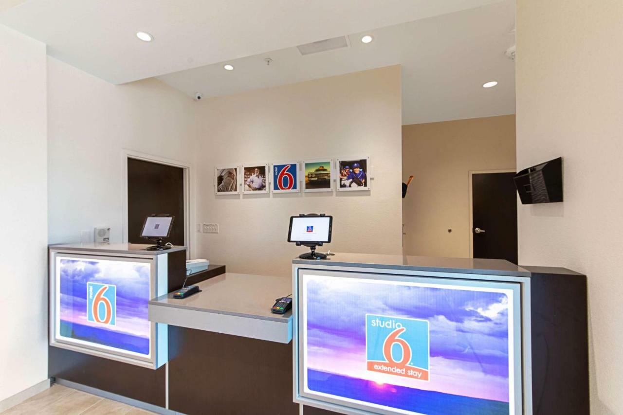Motel 6 Austin Airport Eksteriør billede