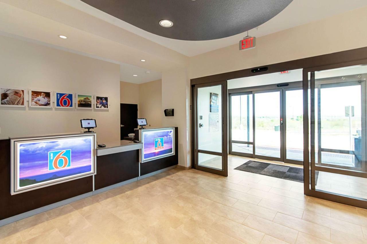 Motel 6 Austin Airport Eksteriør billede
