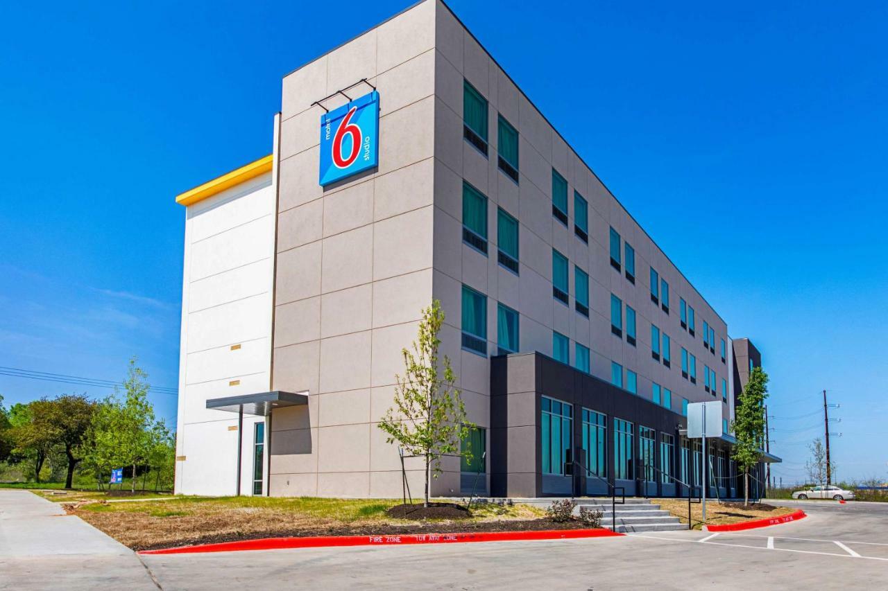 Motel 6 Austin Airport Eksteriør billede