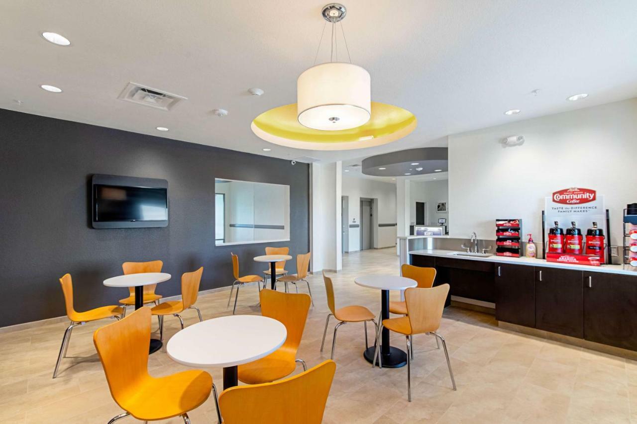 Motel 6 Austin Airport Eksteriør billede